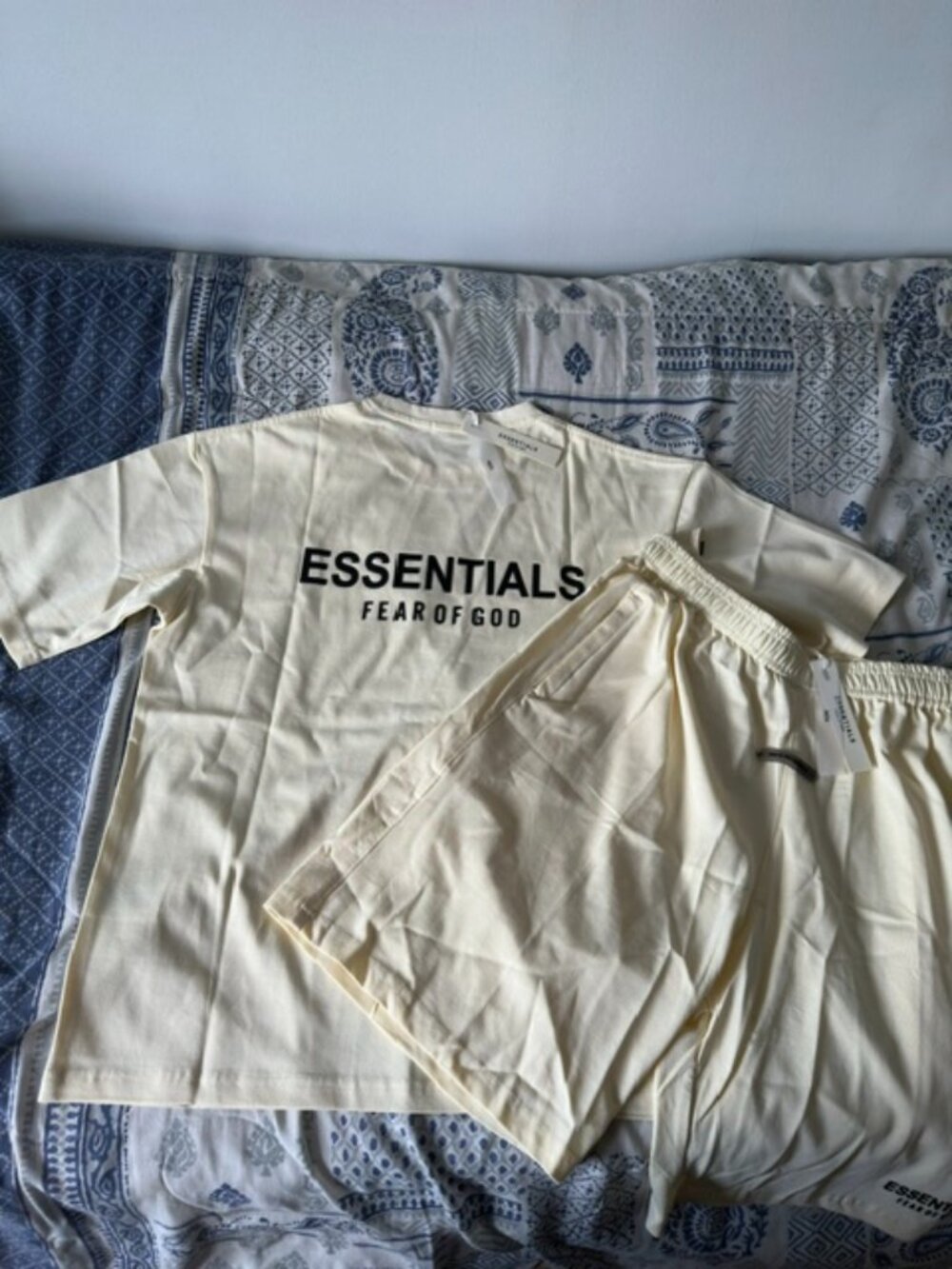 Essentials fear of gods set.
